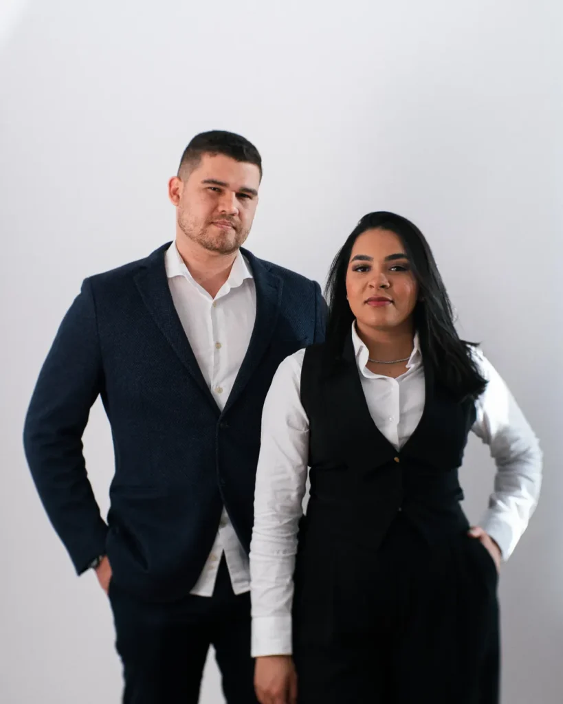 Dra. Thamyres Farias de Santana e Patrick de Farias, sócios da Farias de Santana Advogados, no Porto